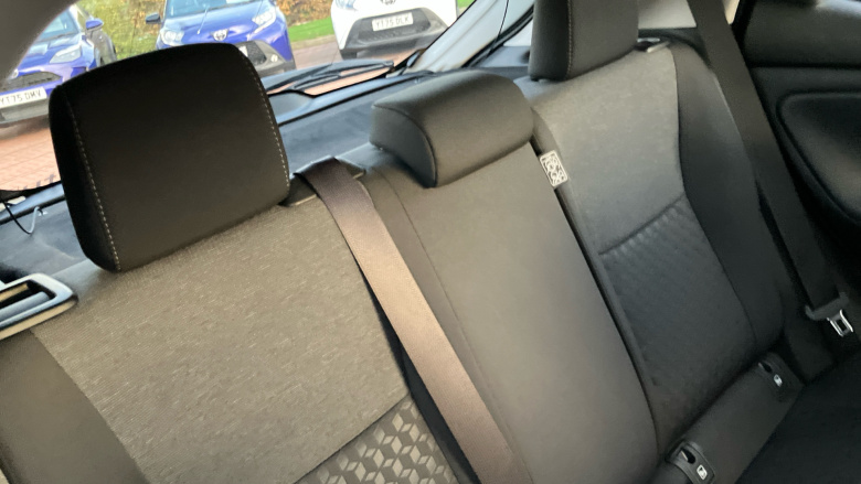 Toyota Yaris 1.5 Hybrid Design 5dr CVT Hybrid Hatchback